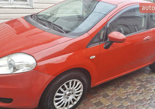 Красный Фиат Пунто, объемом двигателя 1.37 л и пробегом 174 тыс. км за 3500 $, фото 4 на Automoto.ua