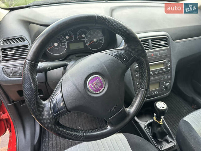 Червоний Фіат Пунто, об'ємом двигуна 1.4 л та пробігом 228 тис. км за 4000 $, фото 9 на Automoto.ua