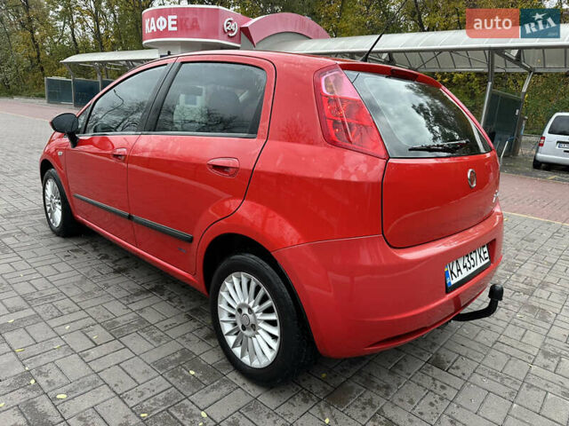 Фиат Пунто 2008 в Киеве на Automoto.ua Красный Фиат Пунто, объемом двигателя 1.4 л и пробегом 228 тыс. км за 4200 $, фото 2 на Automoto.ua