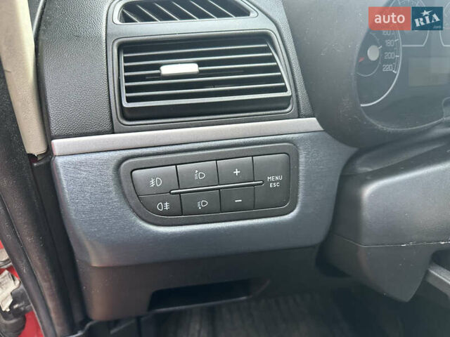 Червоний Фіат Пунто, об'ємом двигуна 1.4 л та пробігом 228 тис. км за 4000 $, фото 8 на Automoto.ua