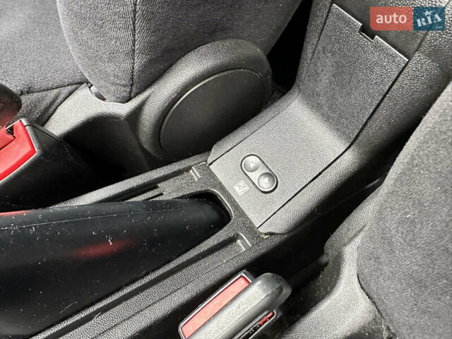 Фиат Пунто 2008 в Киеве на Automoto.ua Красный Фиат Пунто, объемом двигателя 1.4 л и пробегом 228 тыс. км за 4200 $, фото 13 на Automoto.ua