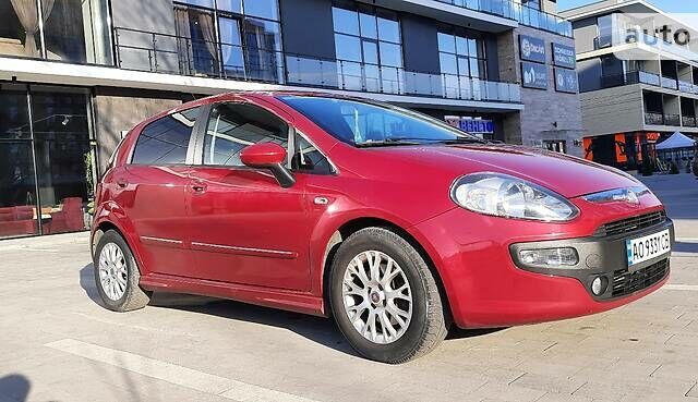Красный Фиат Пунто, объемом двигателя 1.2 л и пробегом 313 тыс. км за 4000 $, фото 3 на Automoto.ua