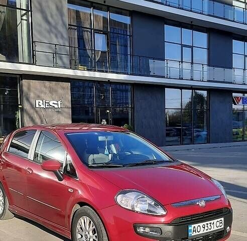 Красный Фиат Пунто, объемом двигателя 1.2 л и пробегом 313 тыс. км за 4000 $, фото 1 на Automoto.ua
