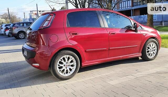 Красный Фиат Пунто, объемом двигателя 1.2 л и пробегом 313 тыс. км за 4000 $, фото 5 на Automoto.ua
