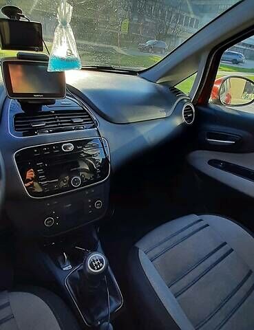 Красный Фиат Пунто, объемом двигателя 1.2 л и пробегом 313 тыс. км за 4000 $, фото 24 на Automoto.ua