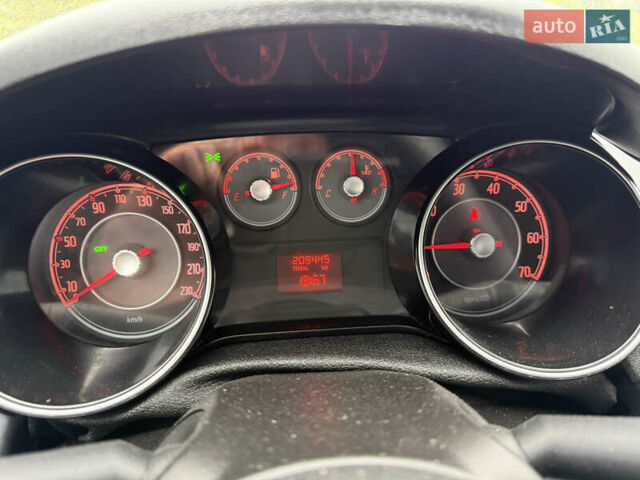 Червоний Фіат Пунто, об'ємом двигуна 1.24 л та пробігом 209 тис. км за 4200 $, фото 10 на Automoto.ua