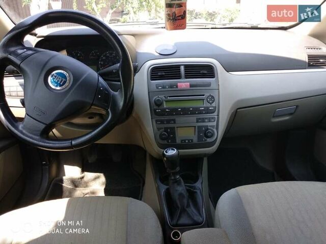 Фиат Пунто, объемом двигателя 1.4 л и пробегом 280 тыс. км за 4300 $, фото 4 на Automoto.ua