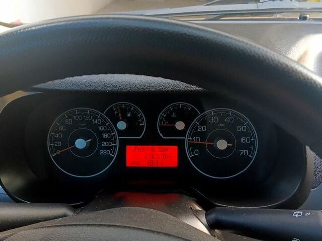 Фіат Пунто, об'ємом двигуна 1.3 л та пробігом 220 тис. км за 5000 $, фото 2 на Automoto.ua