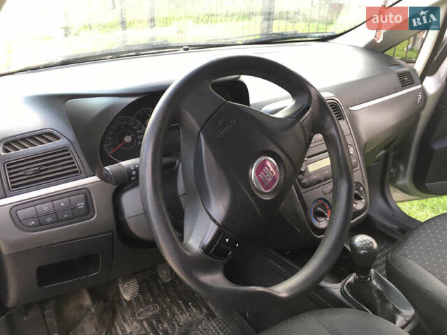 Фиат Пунто, объемом двигателя 1.37 л и пробегом 240 тыс. км за 4000 $, фото 1 на Automoto.ua