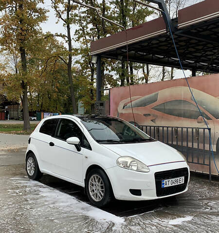 Фиат Пунто, объемом двигателя 1.24 л и пробегом 200 тыс. км за 3200 $, фото 1 на Automoto.ua