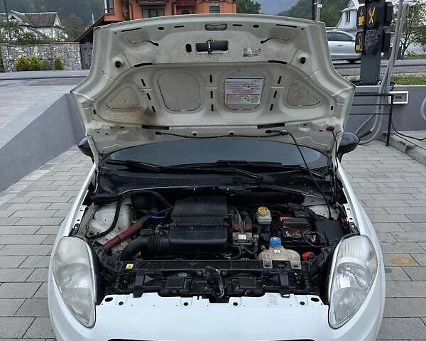 Фиат Пунто, объемом двигателя 1.24 л и пробегом 219 тыс. км за 3499 $, фото 8 на Automoto.ua