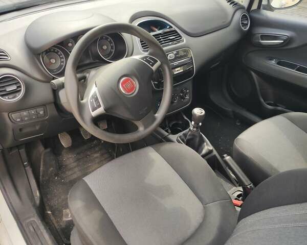 Фиат Пунто, объемом двигателя 1.24 л и пробегом 111 тыс. км за 4700 $, фото 5 на Automoto.ua