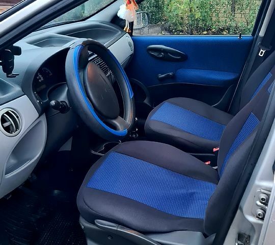 Серый Фиат Пунто, объемом двигателя 1.4 л и пробегом 204 тыс. км за 1800 $, фото 5 на Automoto.ua