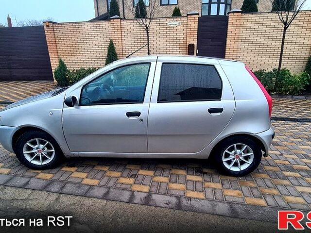 Серый Фиат Пунто, объемом двигателя 1.4 л и пробегом 204 тыс. км за 1800 $, фото 2 на Automoto.ua