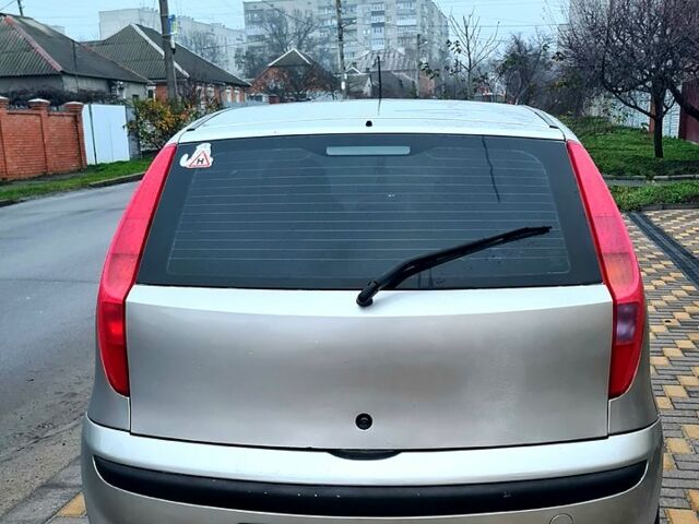 Серый Фиат Пунто, объемом двигателя 1.4 л и пробегом 204 тыс. км за 1800 $, фото 3 на Automoto.ua