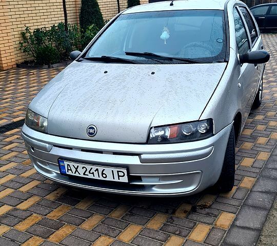 Серый Фиат Пунто, объемом двигателя 1.4 л и пробегом 204 тыс. км за 1800 $, фото 1 на Automoto.ua