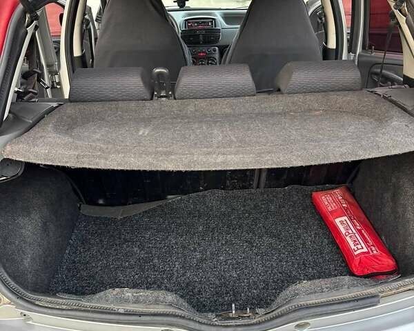 Фиат Пунто 2003 в Ужгороде на Automoto.ua Серый Фиат Пунто, объемом двигателя 1.2 л и пробегом 143 тыс. км за 2200 $, фото 17 на Automoto.ua