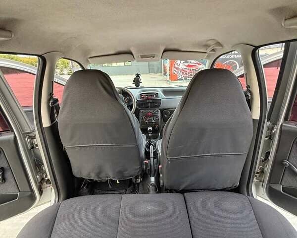 Фиат Пунто 2003 в Ужгороде на Automoto.ua Серый Фиат Пунто, объемом двигателя 1.2 л и пробегом 143 тыс. км за 2200 $, фото 11 на Automoto.ua