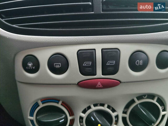 Серый Фиат Пунто, объемом двигателя 1.2 л и пробегом 166 тыс. км за 3600 $, фото 12 на Automoto.ua