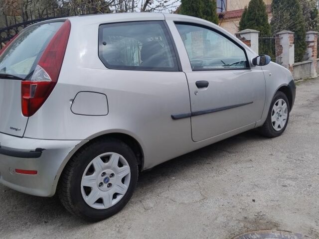 Серый Фиат Пунто, объемом двигателя 1.2 л и пробегом 330 тыс. км за 3500 $, фото 1 на Automoto.ua