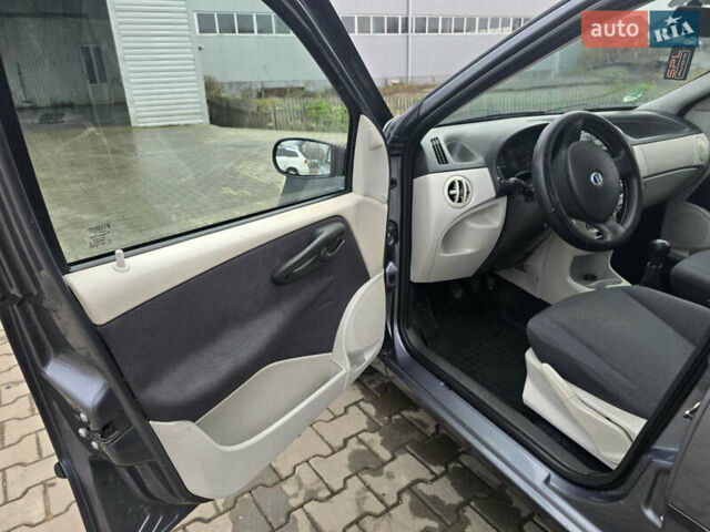 Серый Фиат Пунто, объемом двигателя 1.2 л и пробегом 166 тыс. км за 3600 $, фото 6 на Automoto.ua