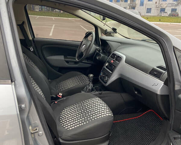 Серый Фиат Пунто, объемом двигателя 1.24 л и пробегом 185 тыс. км за 4000 $, фото 21 на Automoto.ua