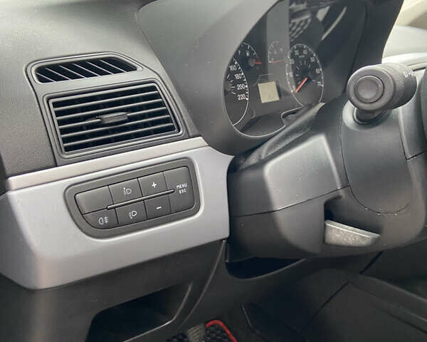 Серый Фиат Пунто, объемом двигателя 1.24 л и пробегом 185 тыс. км за 4000 $, фото 16 на Automoto.ua