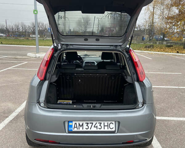 Серый Фиат Пунто, объемом двигателя 1.24 л и пробегом 185 тыс. км за 4000 $, фото 9 на Automoto.ua