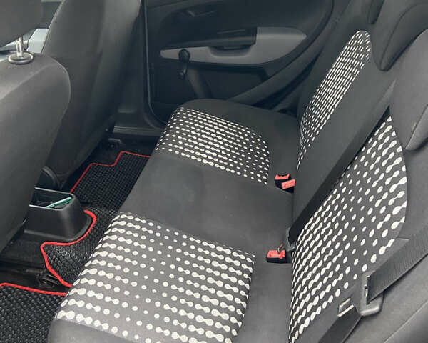 Серый Фиат Пунто, объемом двигателя 1.24 л и пробегом 185 тыс. км за 4000 $, фото 12 на Automoto.ua