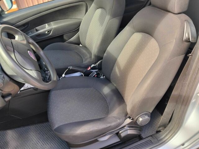 Серый Фиат Пунто, объемом двигателя 1.2 л и пробегом 128 тыс. км за 3200 $, фото 13 на Automoto.ua