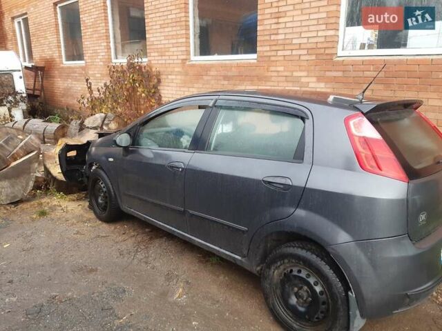 Серый Фиат Пунто, объемом двигателя 1.25 л и пробегом 280 тыс. км за 1000 $, фото 1 на Automoto.ua