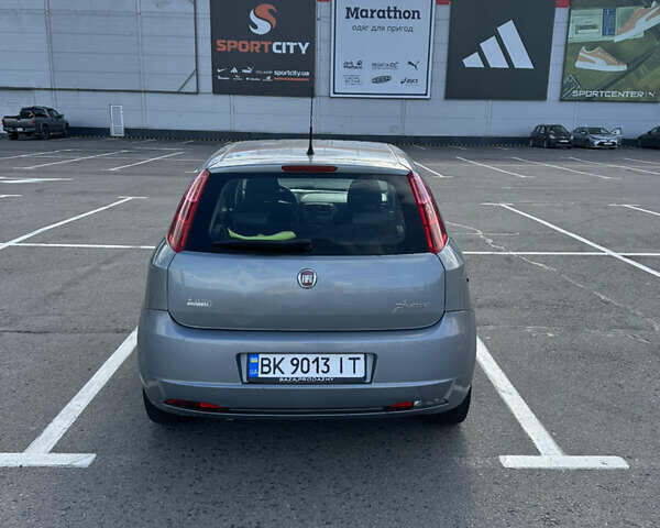 Сірий Фіат Пунто, об'ємом двигуна 1.24 л та пробігом 208 тис. км за 4350 $, фото 4 на Automoto.ua