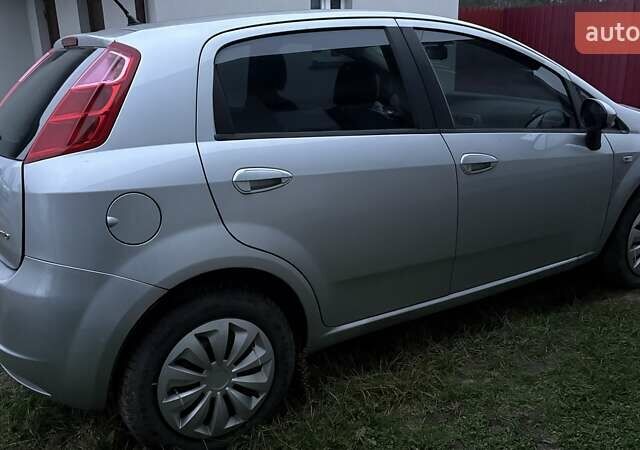 Серый Фиат Пунто, объемом двигателя 1.4 л и пробегом 190 тыс. км за 2300 $, фото 6 на Automoto.ua