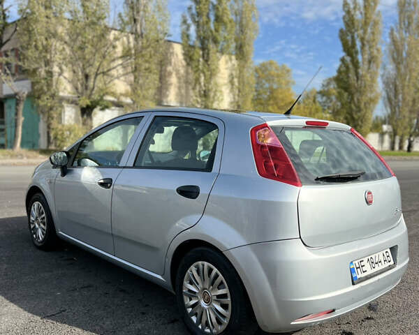Фиат Пунто 2009 в Николаеве на Automoto.ua Серый Фиат Пунто, объемом двигателя 1.24 л и пробегом 150 тыс. км за 4299 $, фото 4 на Automoto.ua