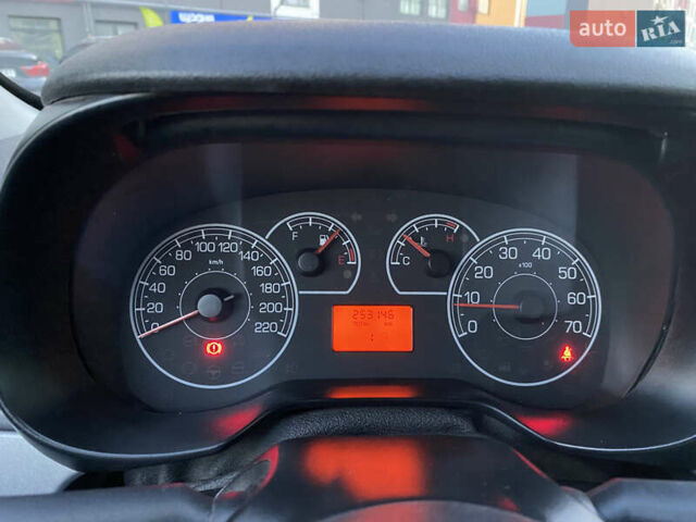 Сірий Фіат Пунто, об'ємом двигуна 1.25 л та пробігом 253 тис. км за 3700 $, фото 18 на Automoto.ua