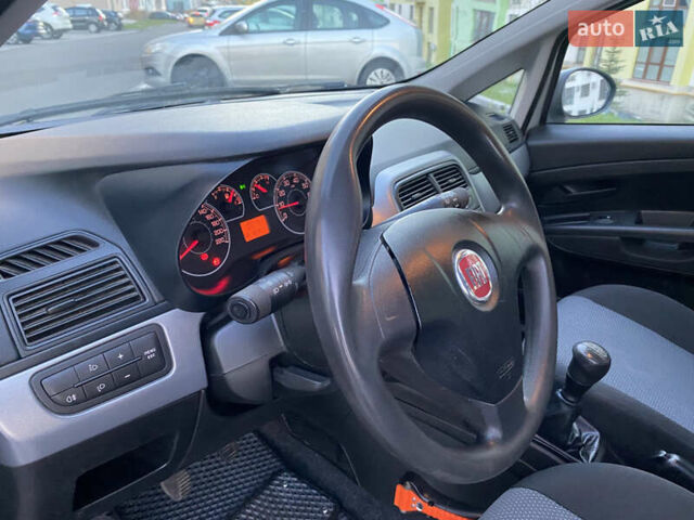 Сірий Фіат Пунто, об'ємом двигуна 1.25 л та пробігом 253 тис. км за 3700 $, фото 10 на Automoto.ua