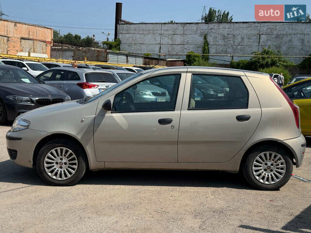 Серый Фиат Пунто, объемом двигателя 1.3 л и пробегом 93 тыс. км за 4290 $, фото 1 на Automoto.ua