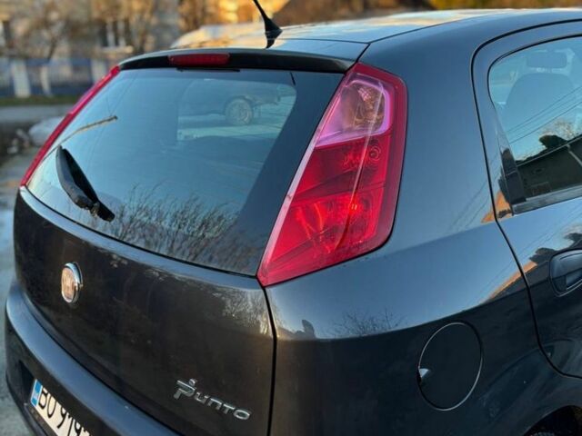 Серый Фиат Пунто, объемом двигателя 1.2 л и пробегом 210 тыс. км за 3850 $, фото 3 на Automoto.ua