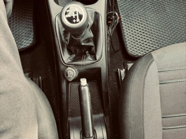 Сірий Фіат Пунто, об'ємом двигуна 1.4 л та пробігом 171 тис. км за 5400 $, фото 7 на Automoto.ua