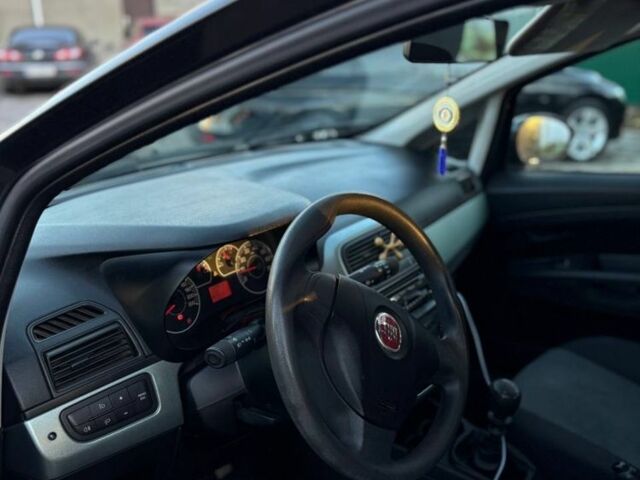 Серый Фиат Пунто, объемом двигателя 1.2 л и пробегом 210 тыс. км за 3850 $, фото 8 на Automoto.ua