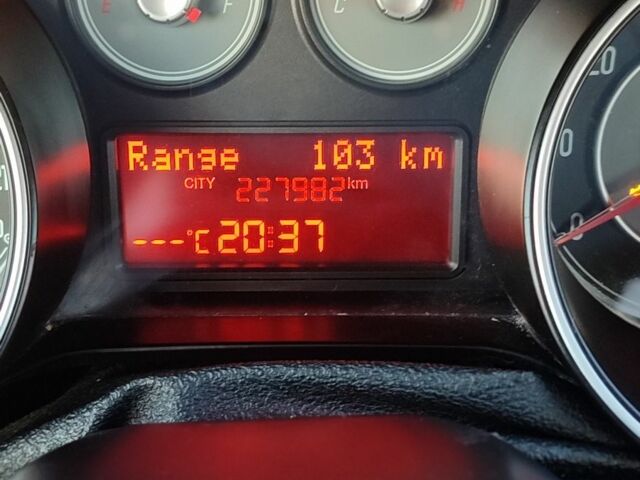 Серый Фиат Пунто, объемом двигателя 1.3 л и пробегом 227 тыс. км за 3000 $, фото 7 на Automoto.ua