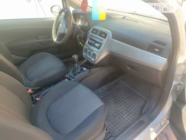 Серый Фиат Пунто, объемом двигателя 1.25 л и пробегом 180 тыс. км за 3200 $, фото 1 на Automoto.ua