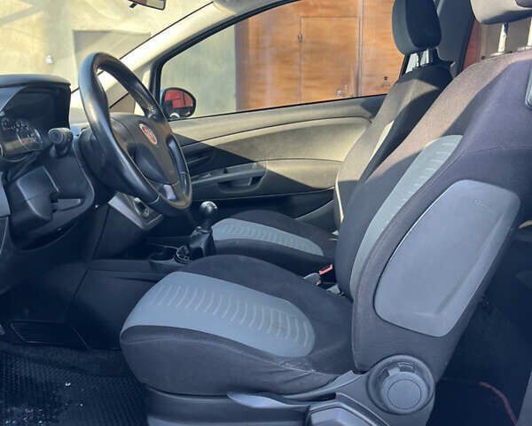 Сірий Фіат Пунто, об'ємом двигуна 1.25 л та пробігом 241 тис. км за 3850 $, фото 9 на Automoto.ua