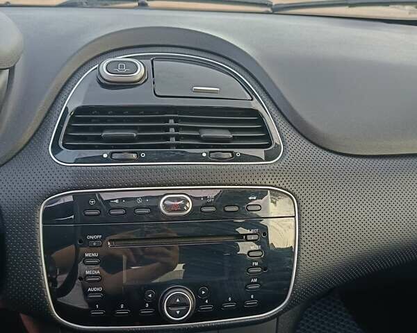 Серый Фиат Пунто, объемом двигателя 1.24 л и пробегом 206 тыс. км за 5099 $, фото 5 на Automoto.ua