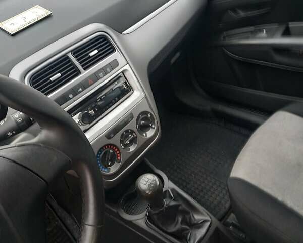 Сірий Фіат Пунто, об'ємом двигуна 1.2 л та пробігом 87 тис. км за 3999 $, фото 5 на Automoto.ua