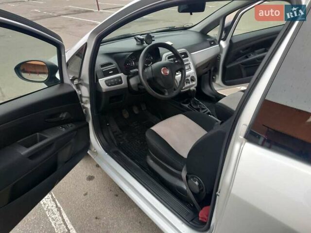 Сірий Фіат Пунто, об'ємом двигуна 1.2 л та пробігом 87 тис. км за 3999 $, фото 3 на Automoto.ua