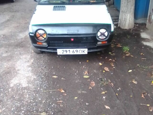 Серый Фиат Пунто, объемом двигателя 1 л и пробегом 2 тыс. км за 30000 $, фото 4 на Automoto.ua