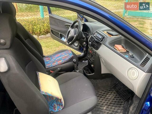 Синий Фиат Пунто, объемом двигателя 1.2 л и пробегом 325 тыс. км за 2100 $, фото 3 на Automoto.ua