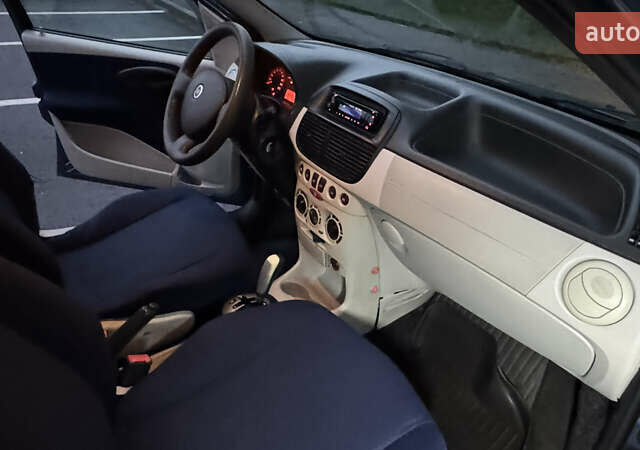 Синий Фиат Пунто, объемом двигателя 1.24 л и пробегом 168 тыс. км за 3500 $, фото 36 на Automoto.ua