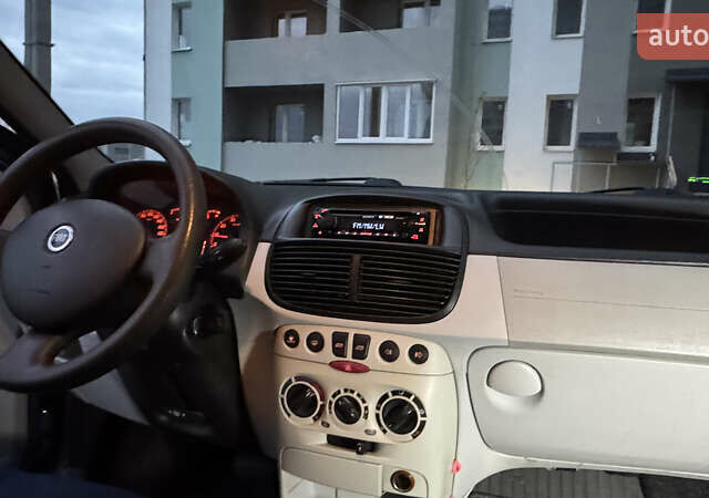 Синий Фиат Пунто, объемом двигателя 1.24 л и пробегом 168 тыс. км за 3500 $, фото 39 на Automoto.ua